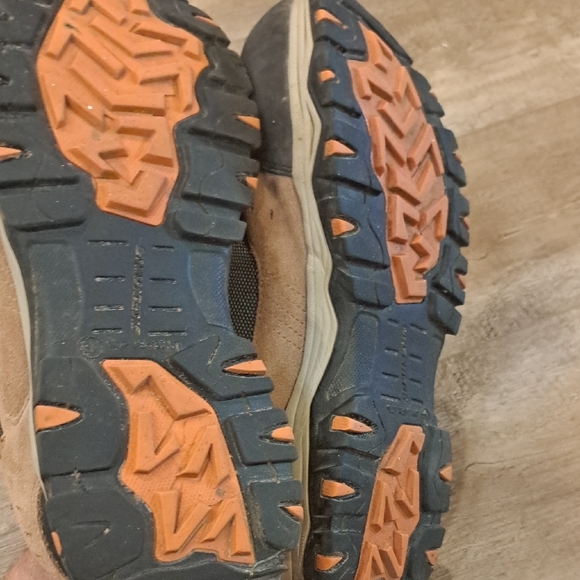 Skechers Brown and Black Construction Shoes With Comp Toe. - Picture 13 of 16